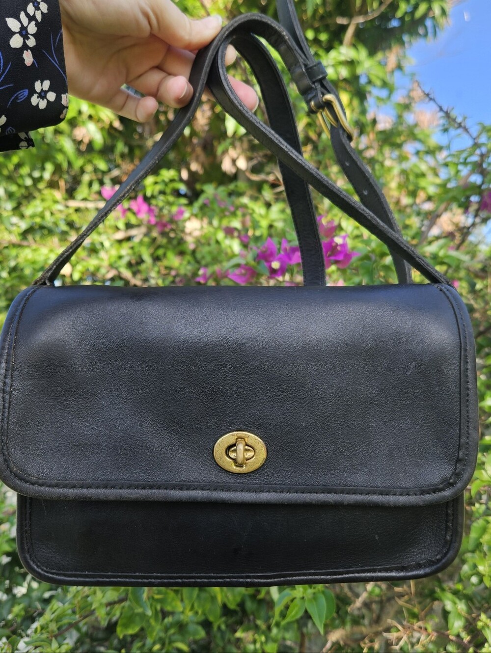 Vintage Coach Compartment Crossbody Bag Black 9850 Glove-tanned Leather Turnlock